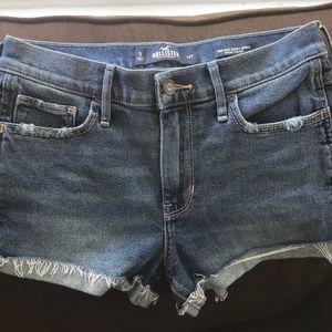 Hollister size 5 w27 High-Rise-short stretch